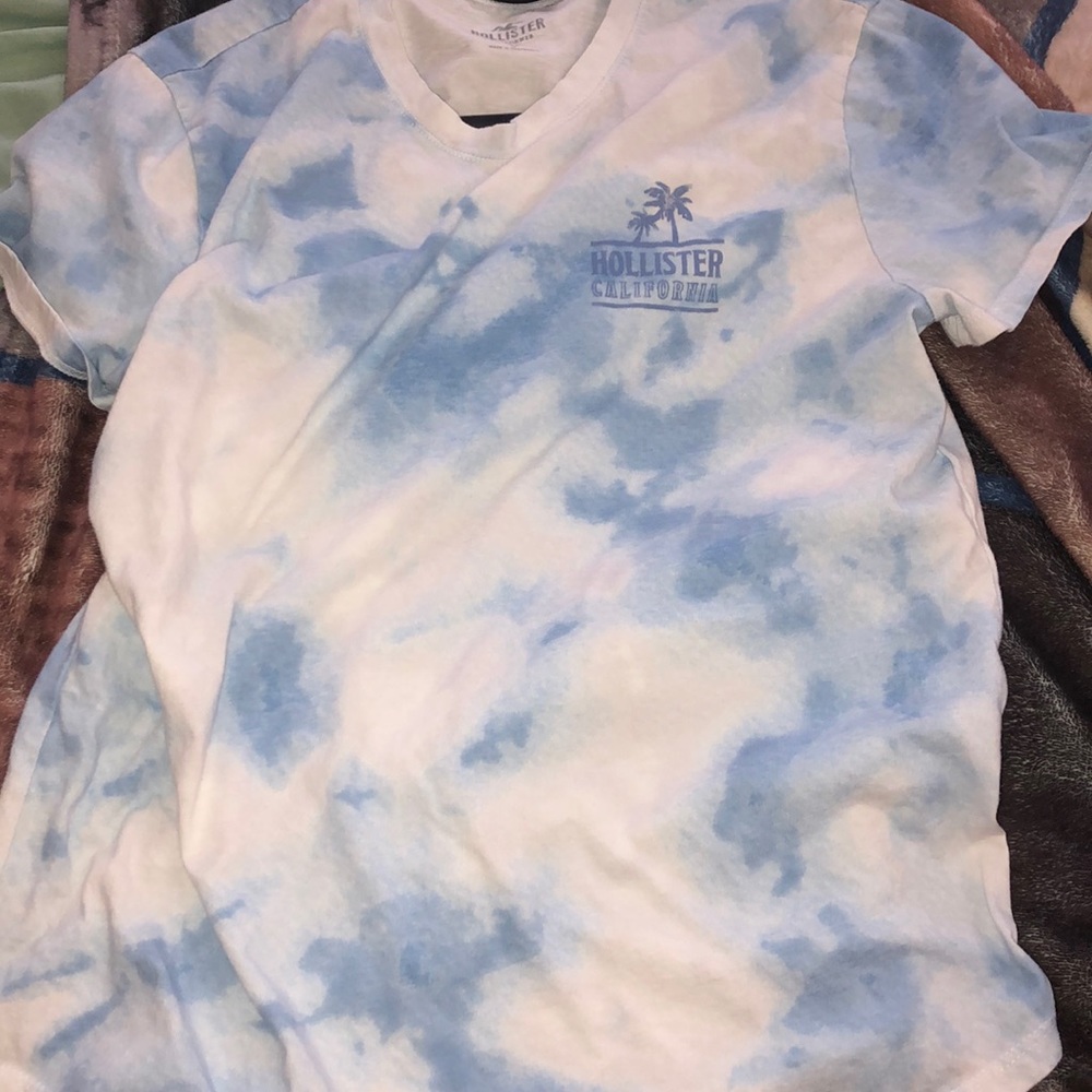 Blue and white hollister tee